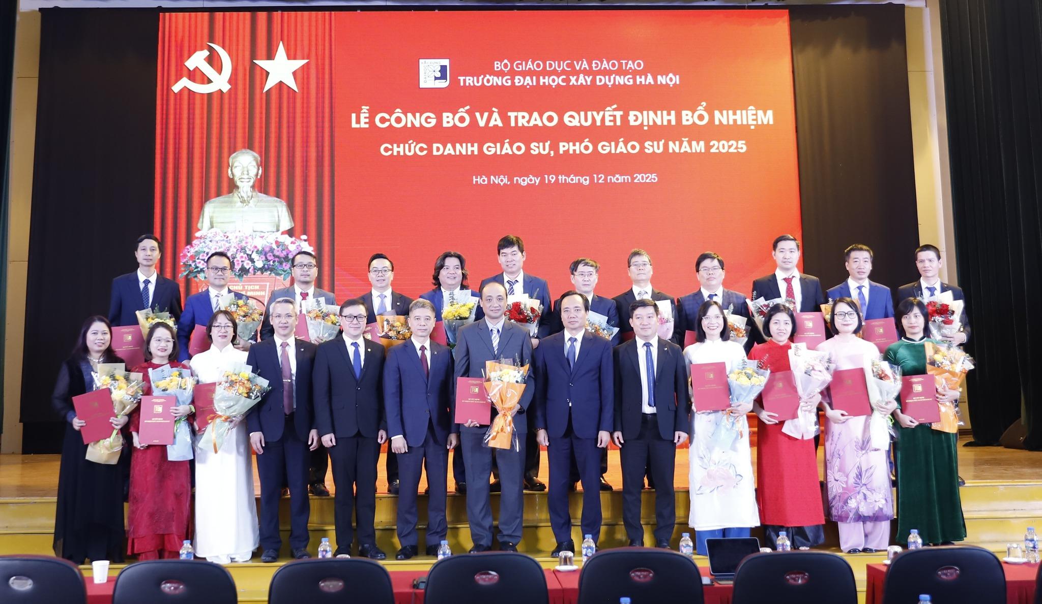 LỄ CÔNG BỐ VÀ TRAO QUYẾT ĐỊNH BỔ NHIỆM CHỨC DANH GIÁO SƯ, PHÓ GIÁO SƯ NĂM 2025